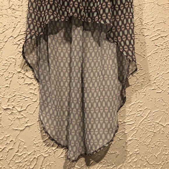 Patterned High-Low Dress - Picture 4 of 9